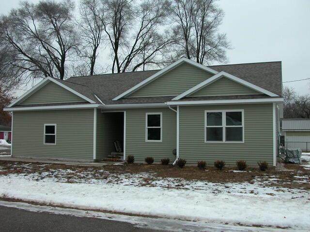 902 York Street - Photo 1