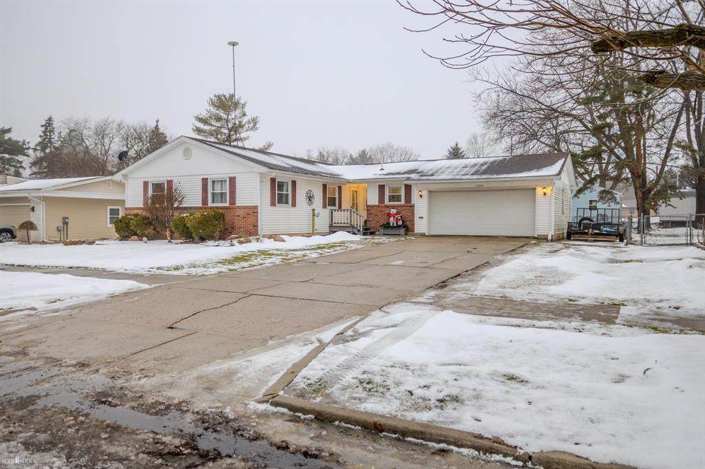 1004 Lincolnshire Road - Photo 1