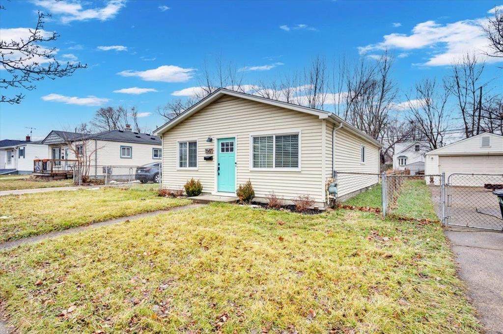 1561 Moorhouse Street - Photo 1