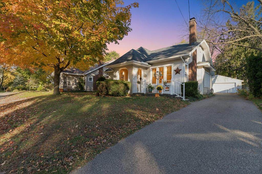 728 Montrose Avenue - Photo 1