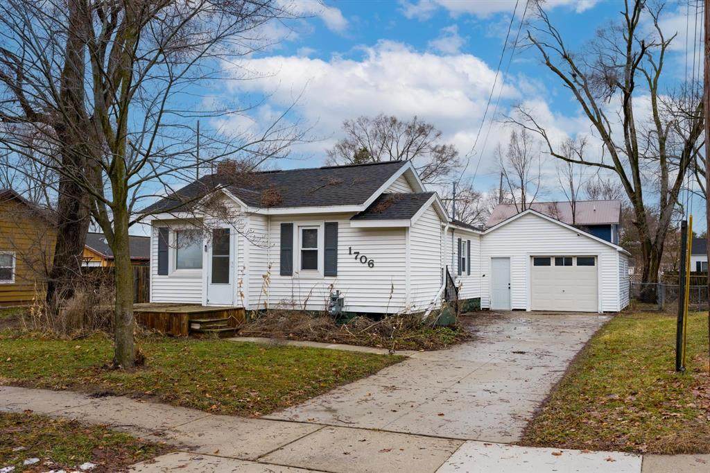 1706 Michigan - Photo 1