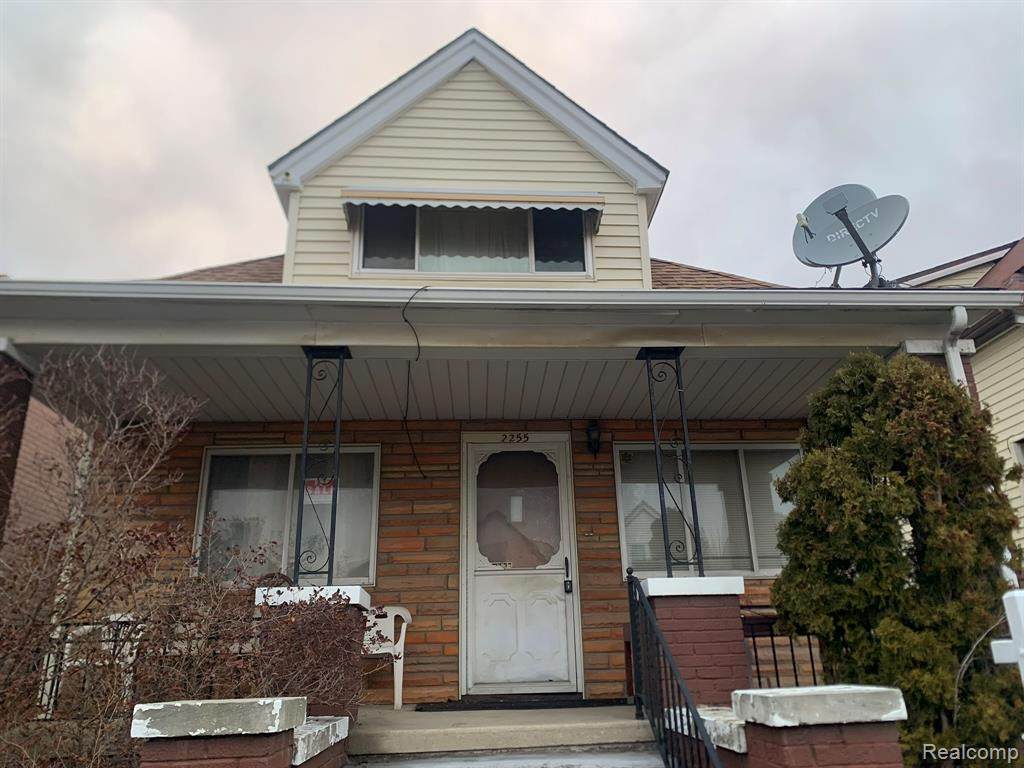 2255 Yemans Street - Photo 1