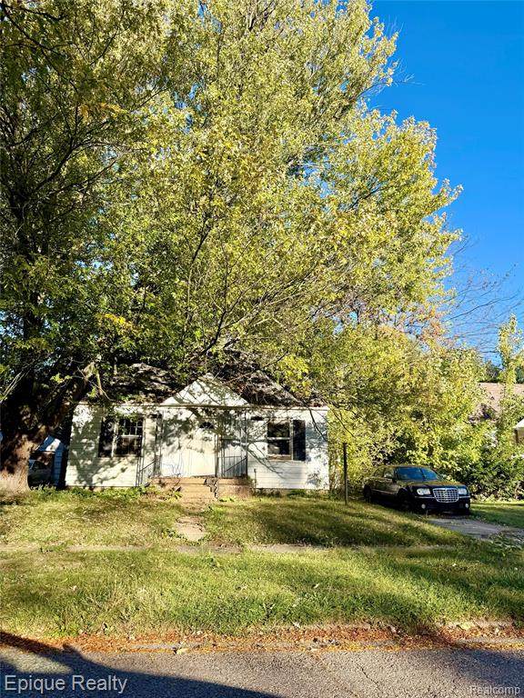 2514 Trumbull Avenue - Photo 1