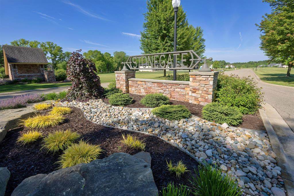 124 Stonegate Drive - Photo 1