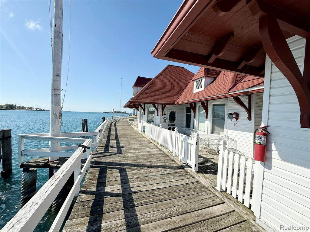 https://bt-photos.global.ssl.fastly.net/michigan/orig_boomver_1_651787739-2.jpg