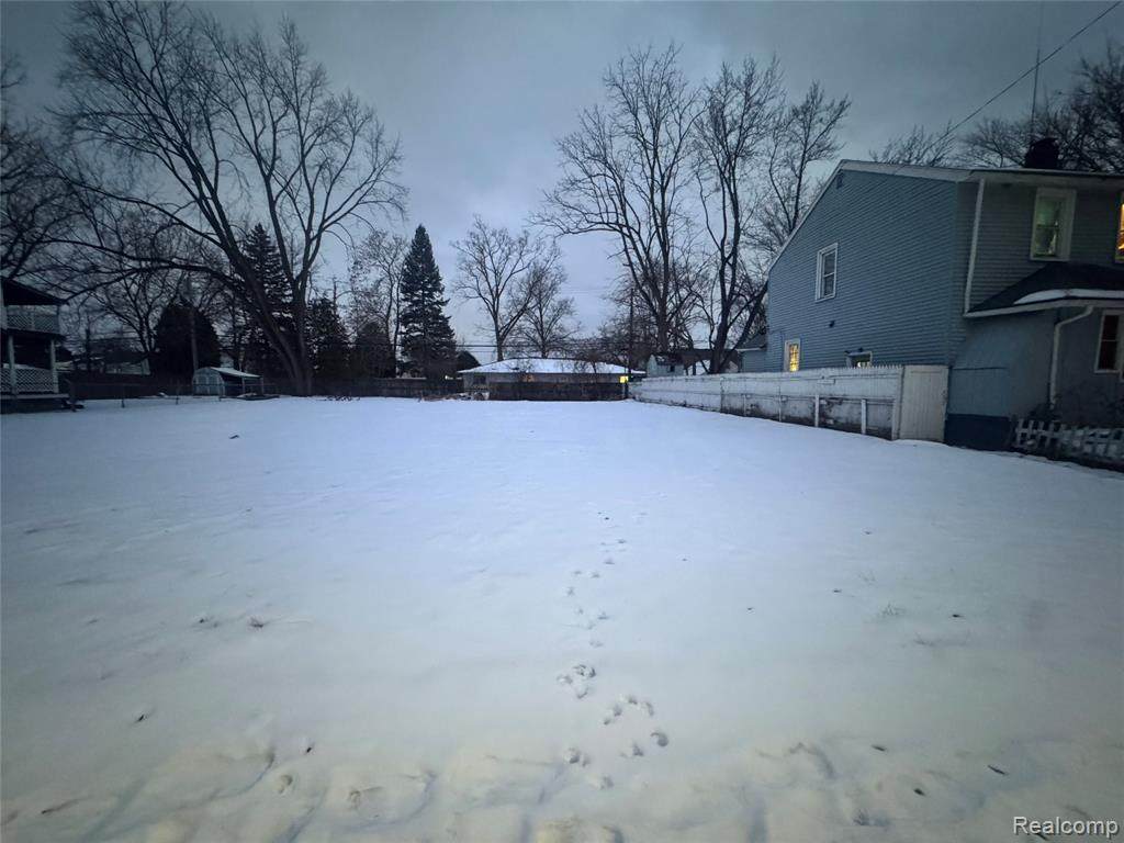 25527 New York Street - Photo 1