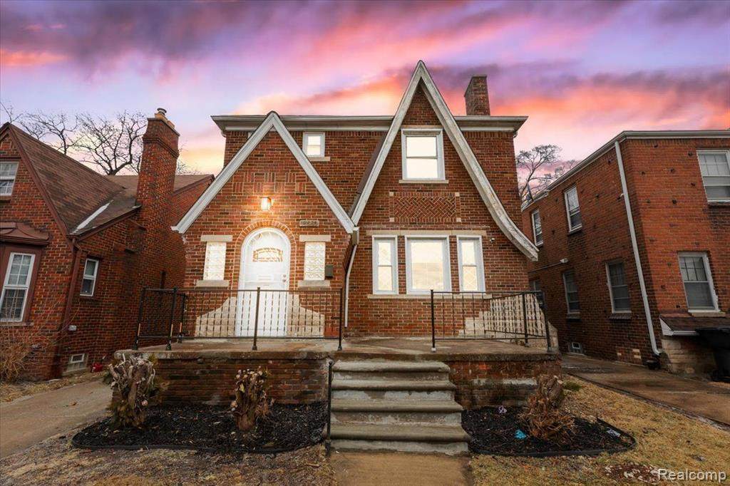 18650 Wisconsin Street - Photo 1