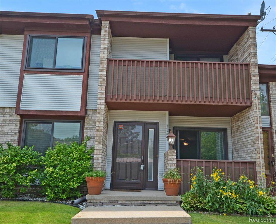 34900 Mercer - Photo 1