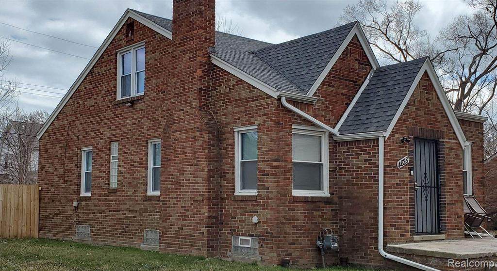 4628 Buckingham Avenue - Photo 1