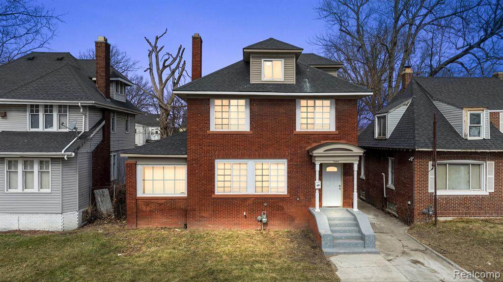 2220 Collingwood Street - Photo 1