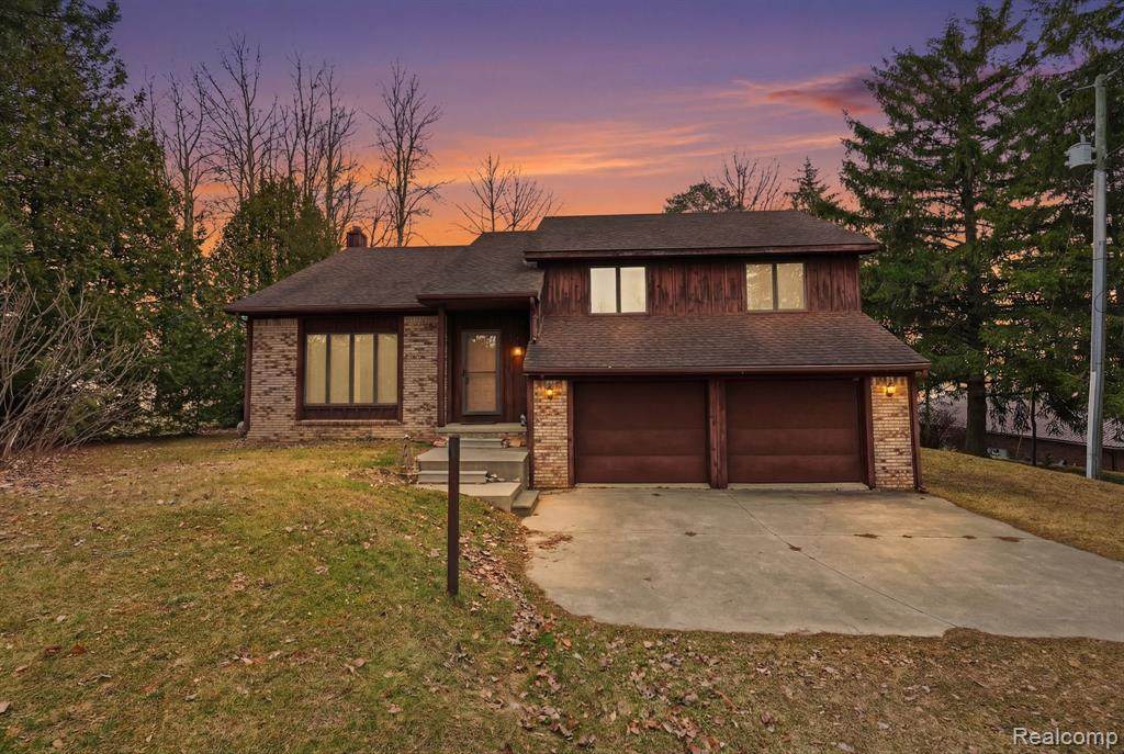 5436 Lakeshore Road - Photo 1