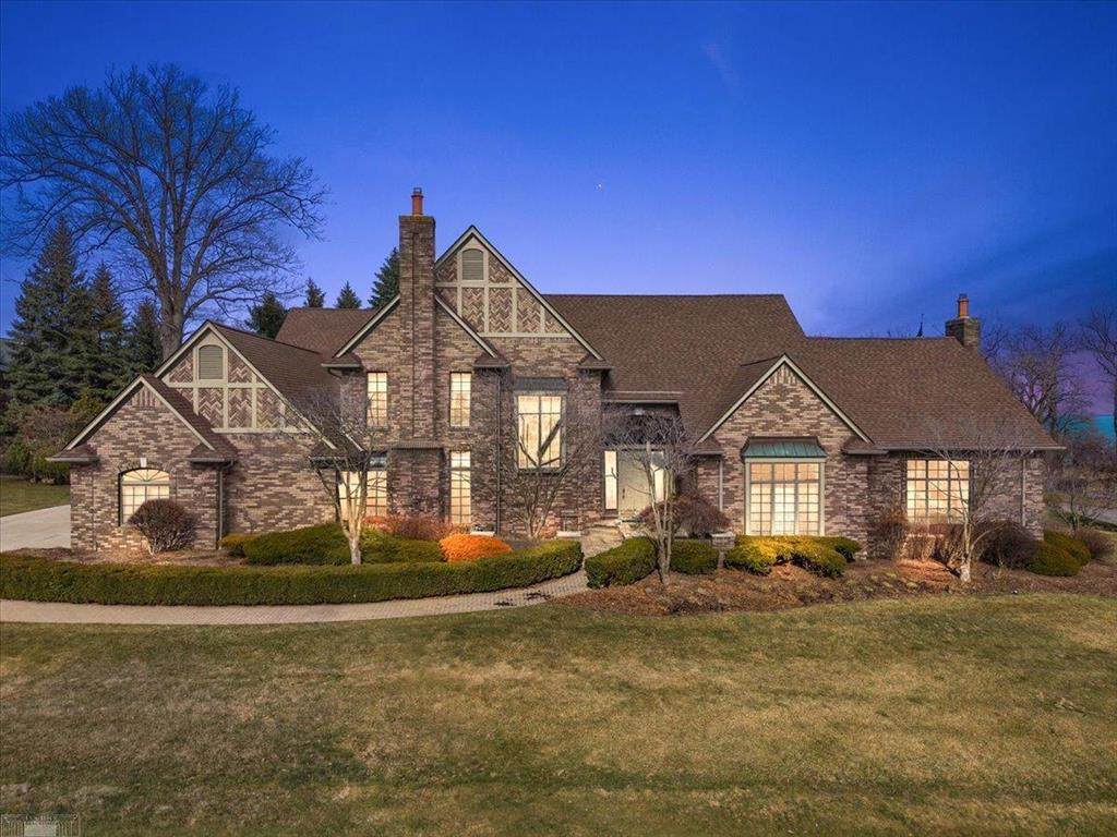 207 Lake Shore Drive - Photo 1