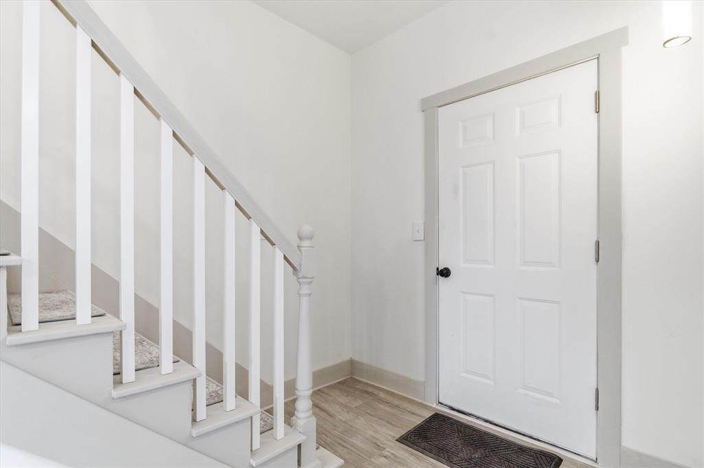 2708 Hooker Street - Photo 1