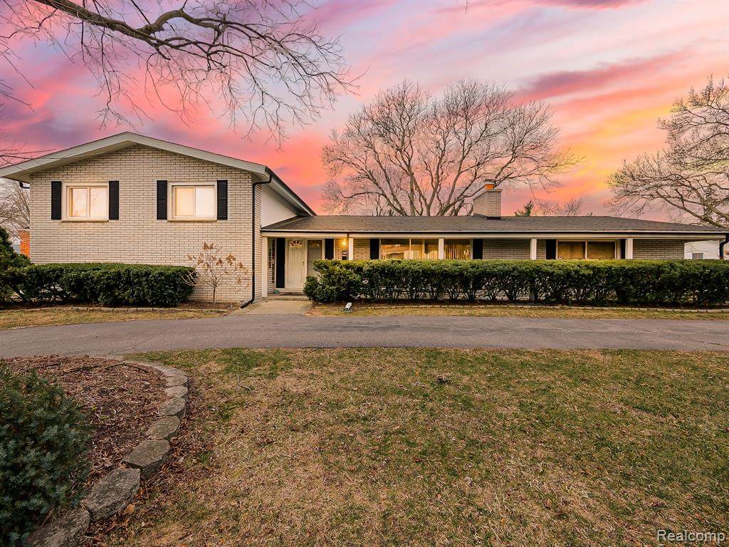 6775 Cedarbrook Drive - Photo 1