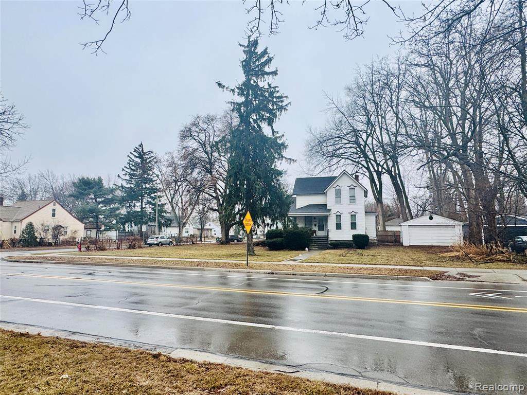 1418 Lincoln Avenue - Photo 1