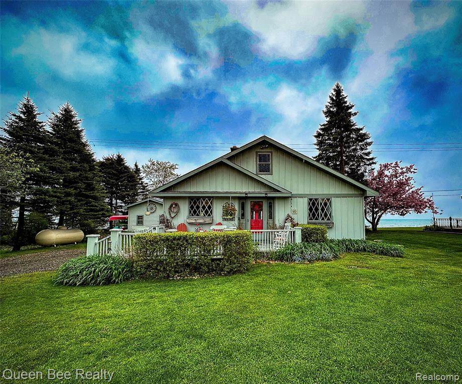 2109 Lakeshore Road - Photo 1