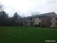 5400 Maple Ridge - Photo 1