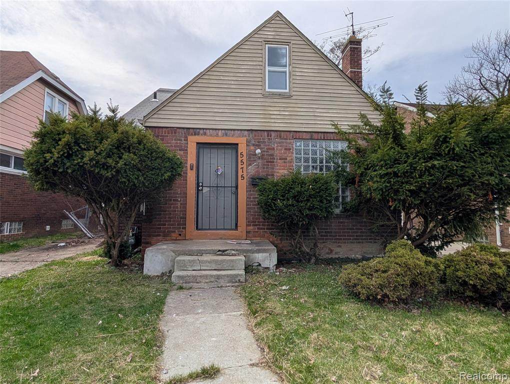 5575 Buckingham Avenue - Photo 1
