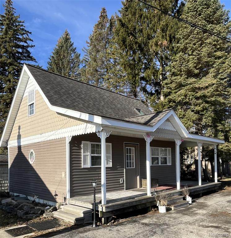6066 River Road - Photo 1