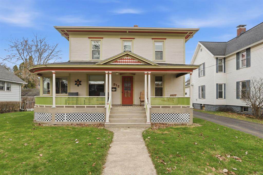 312 Perry Street - Photo 1