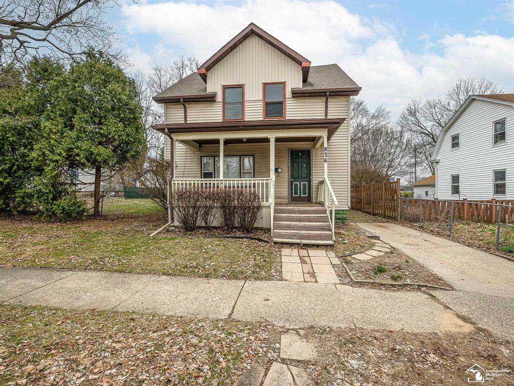 836 Lincoln Street - Photo 1