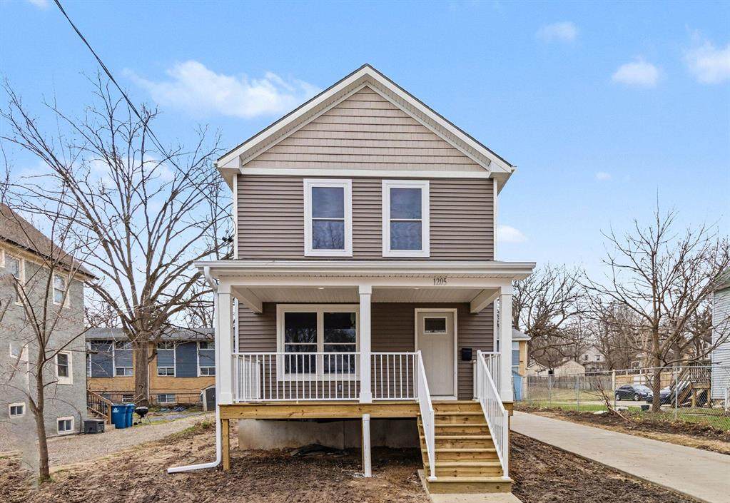 1205 Summit Avenue - Photo 1