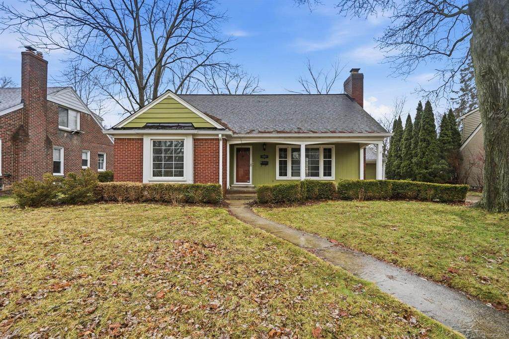 32200 Arlington Drive - Photo 1