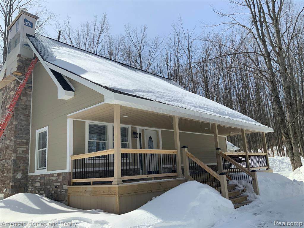 9568 North Ridge Drive - Photo 1