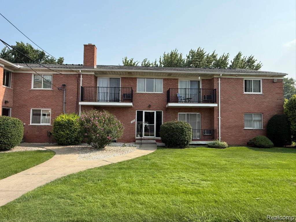 19585 Masonic Boulevard - Photo 1