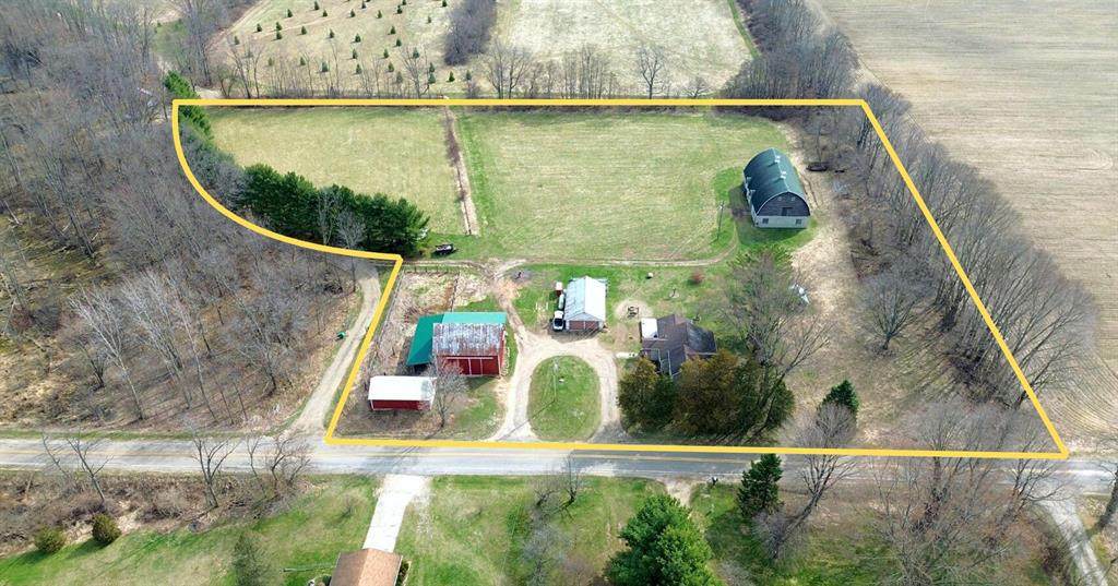 53699 Flatbush Road - Photo 1