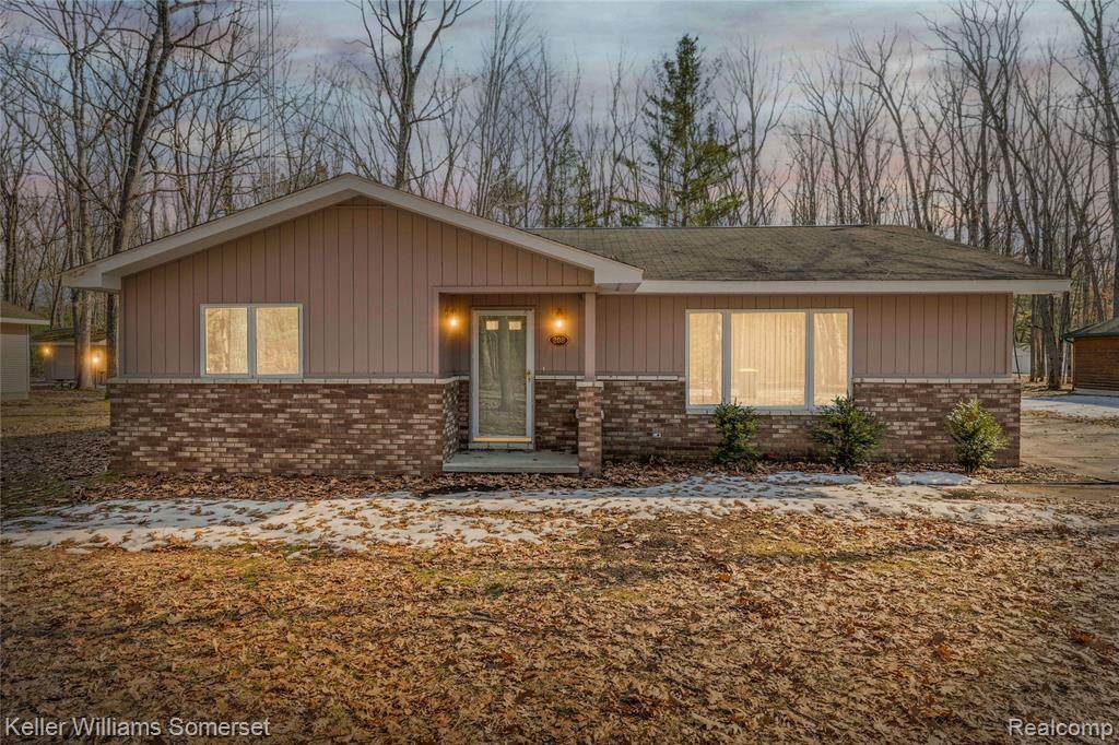208 Hitchcock Avenue - Photo 1