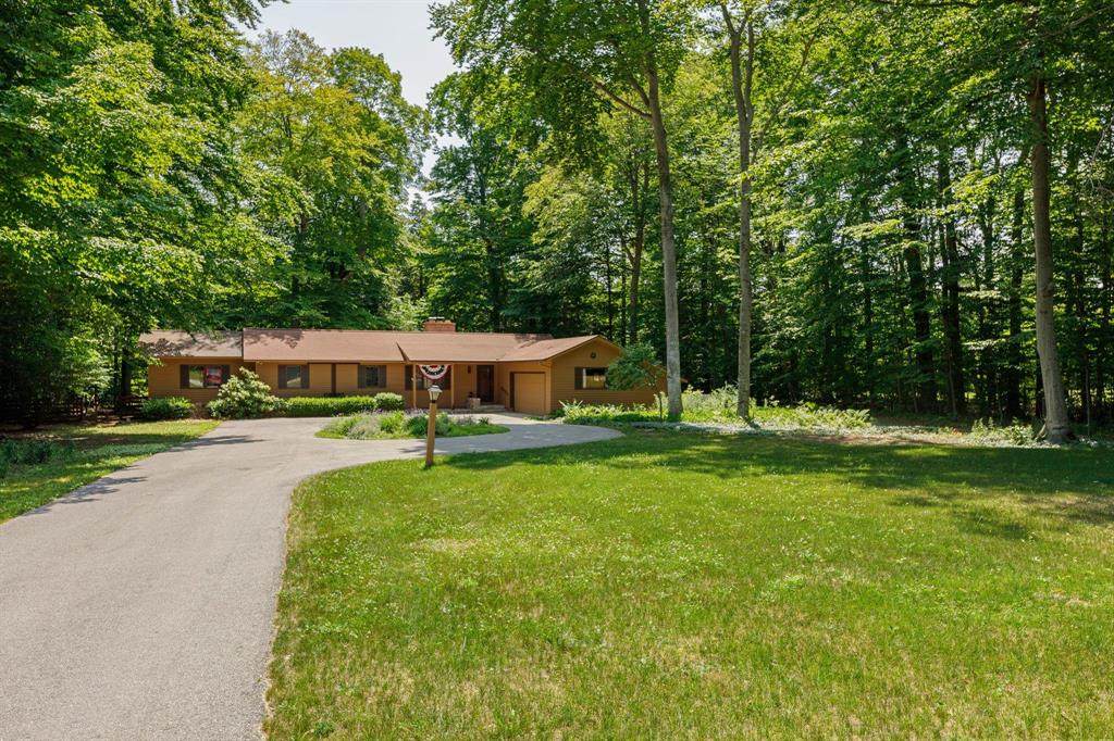 3862 Trillium Drive - Photo 1