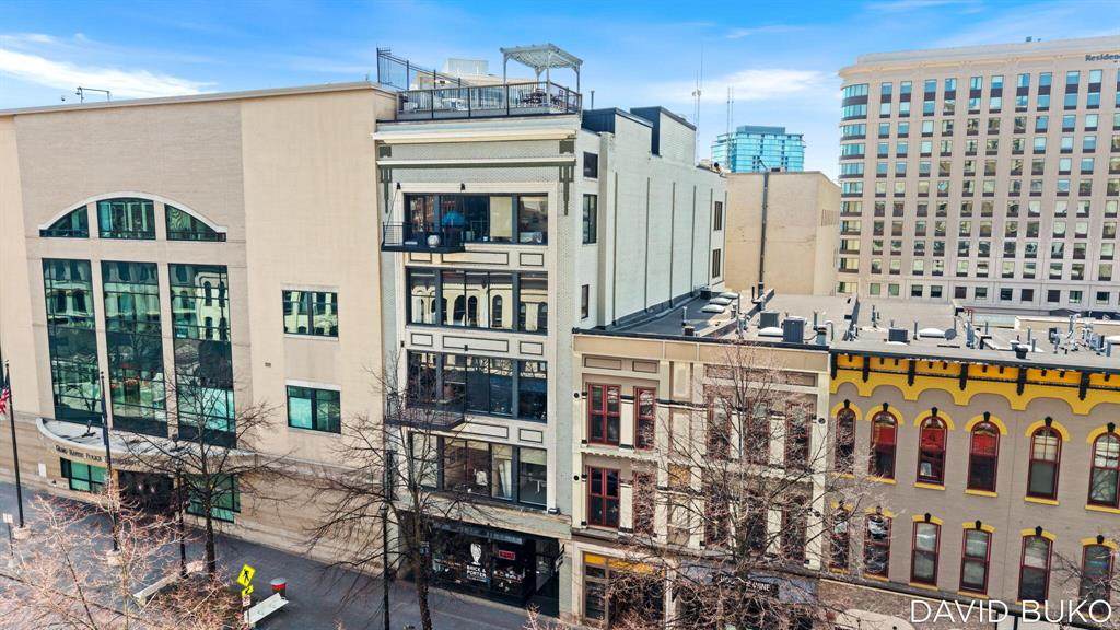 49 Monroe Center Street - Photo 1
