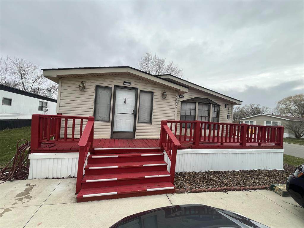 52239 Oxford Lane - Photo 1