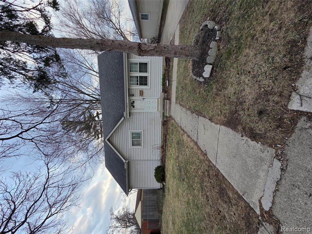5852 Beech Daly Road - Photo 1