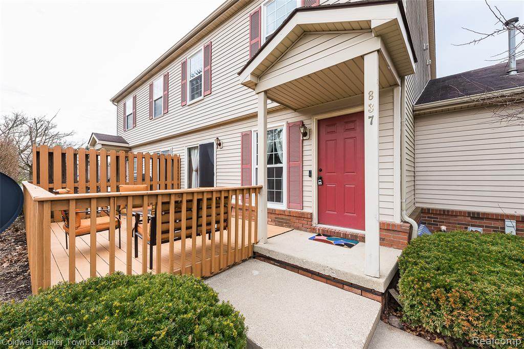 837 Oakwood Drive - Photo 1