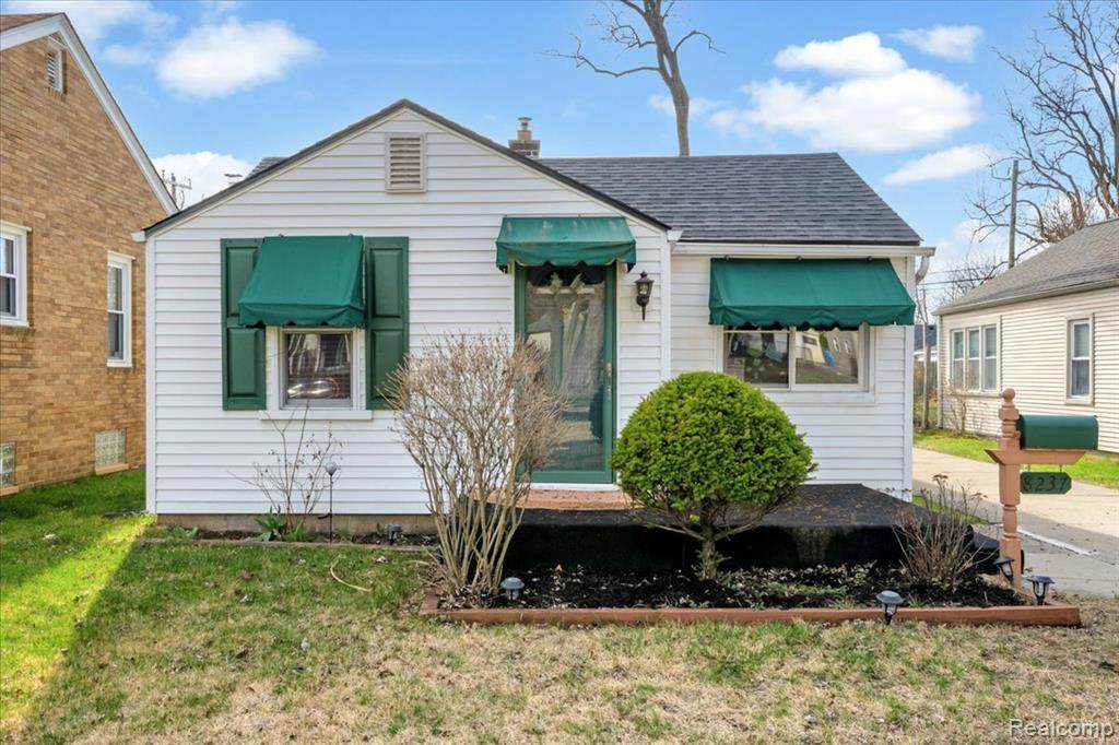 8237 Lenore Street - Photo 1