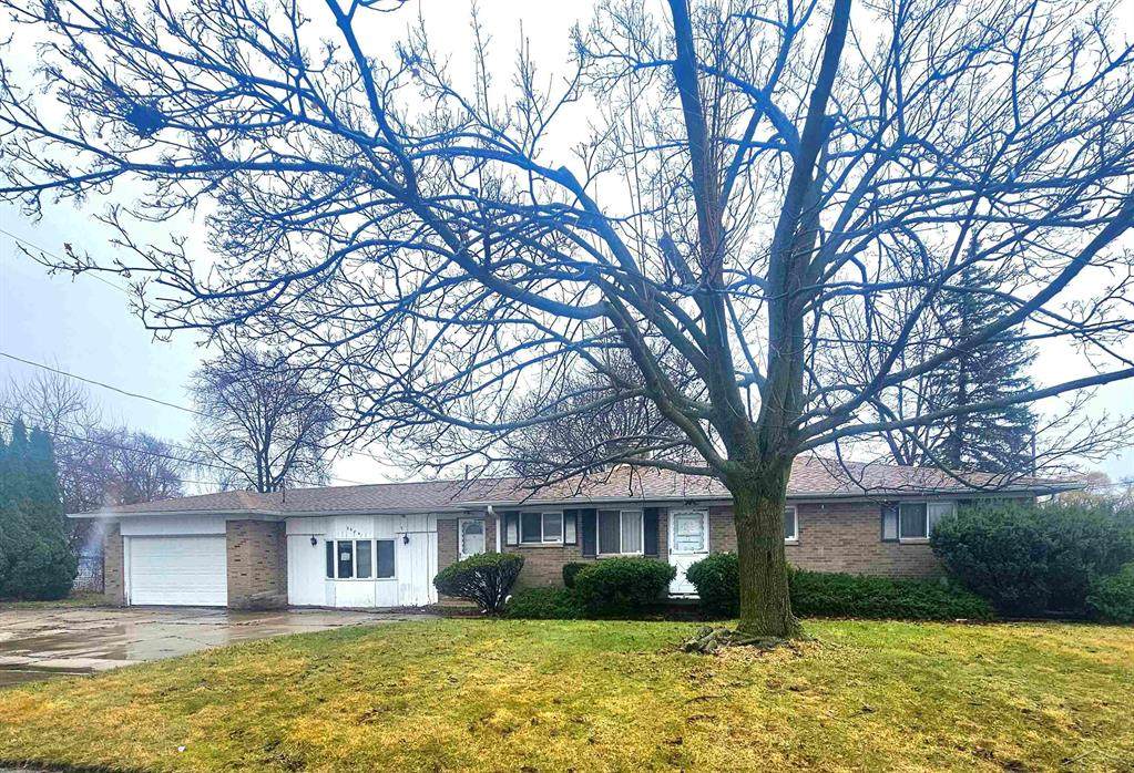 2604 Lapeer Avenue - Photo 1