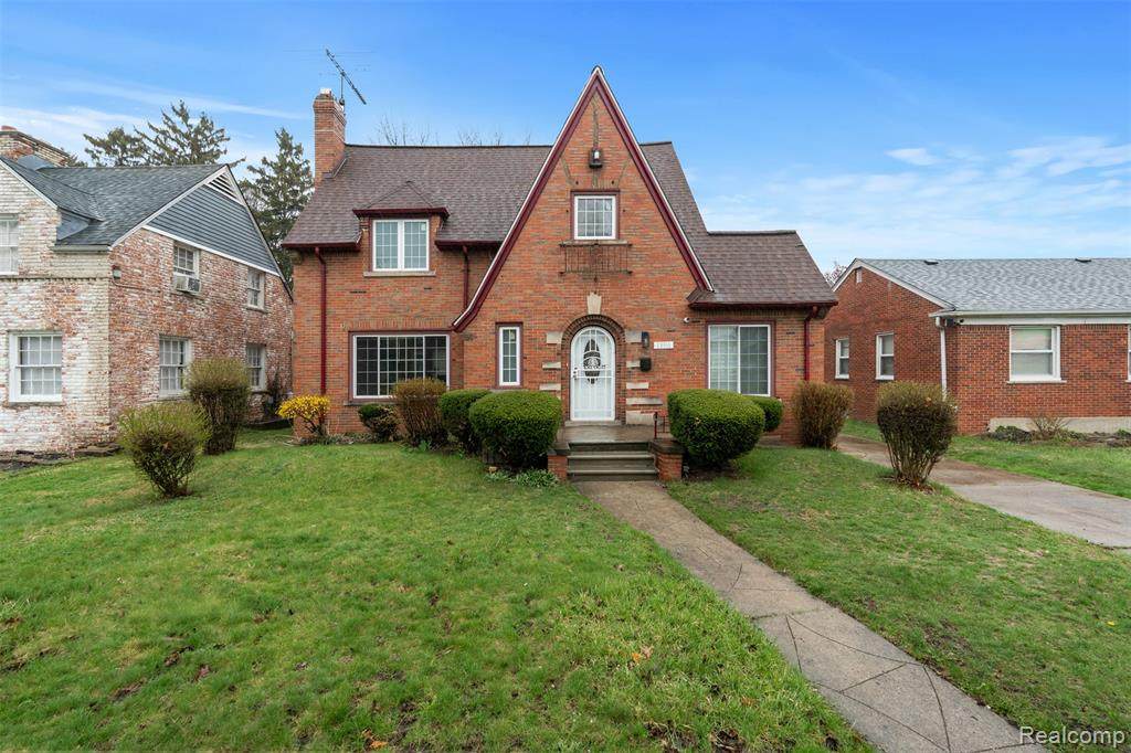 13910 Grandmont Avenue - Photo 1