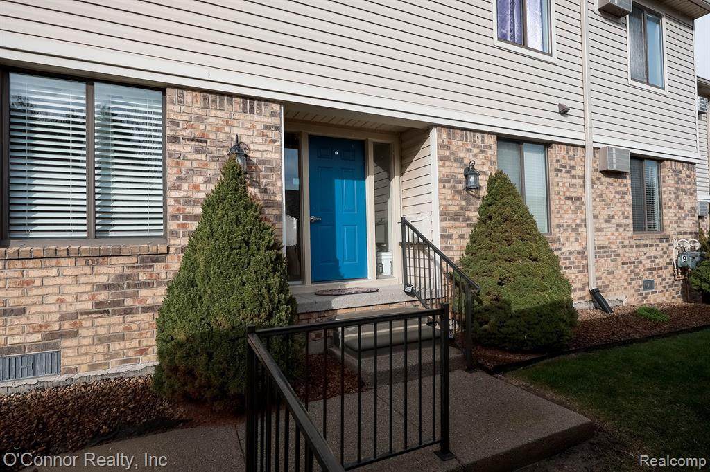 1700 River Road - Photo 1
