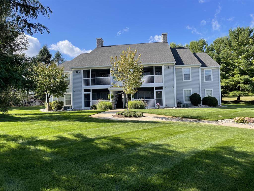 732 Barrington Circle - Photo 1