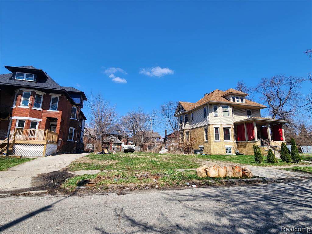 130 Hazelwood Street - Photo 1