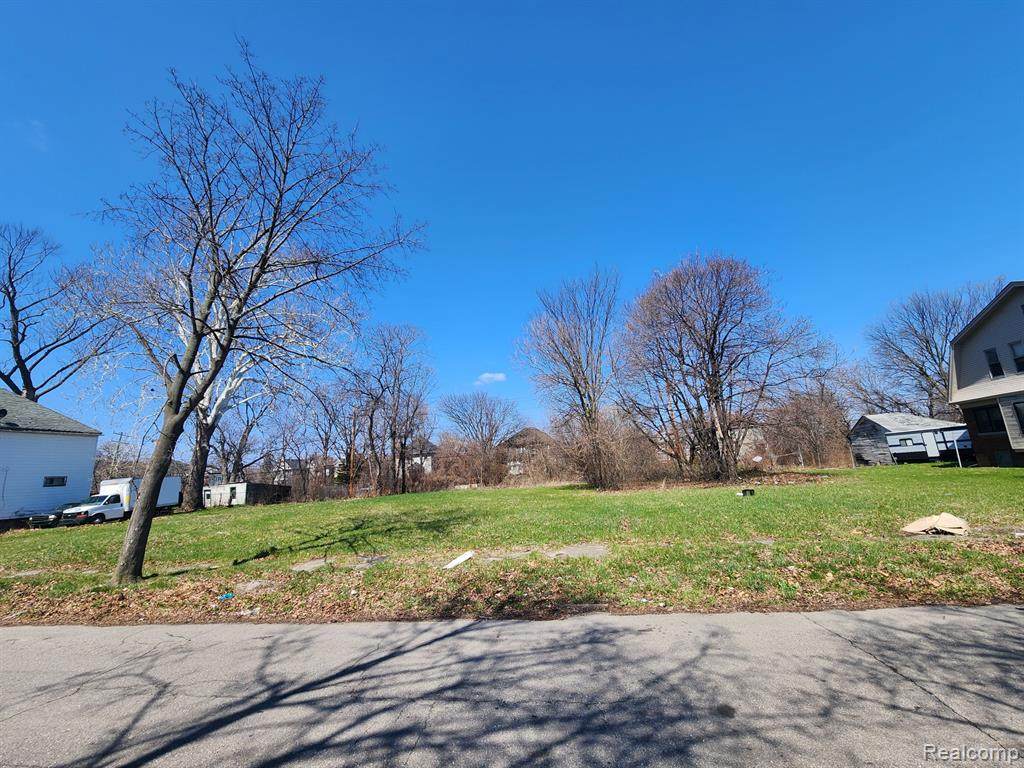 577 Leicester Court - Photo 1