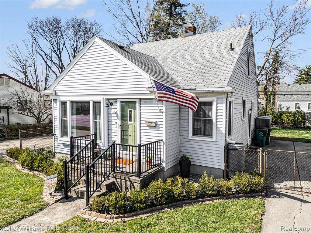 1404 11 Mile Road - Photo 1