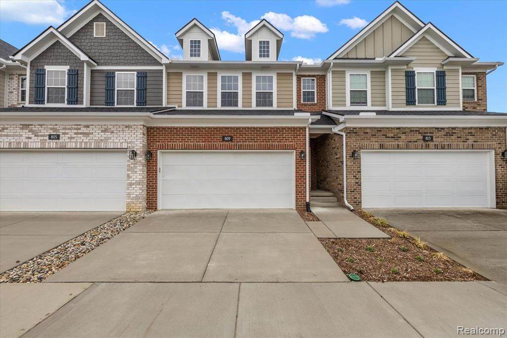 809 Cortland Ln - Photo 1