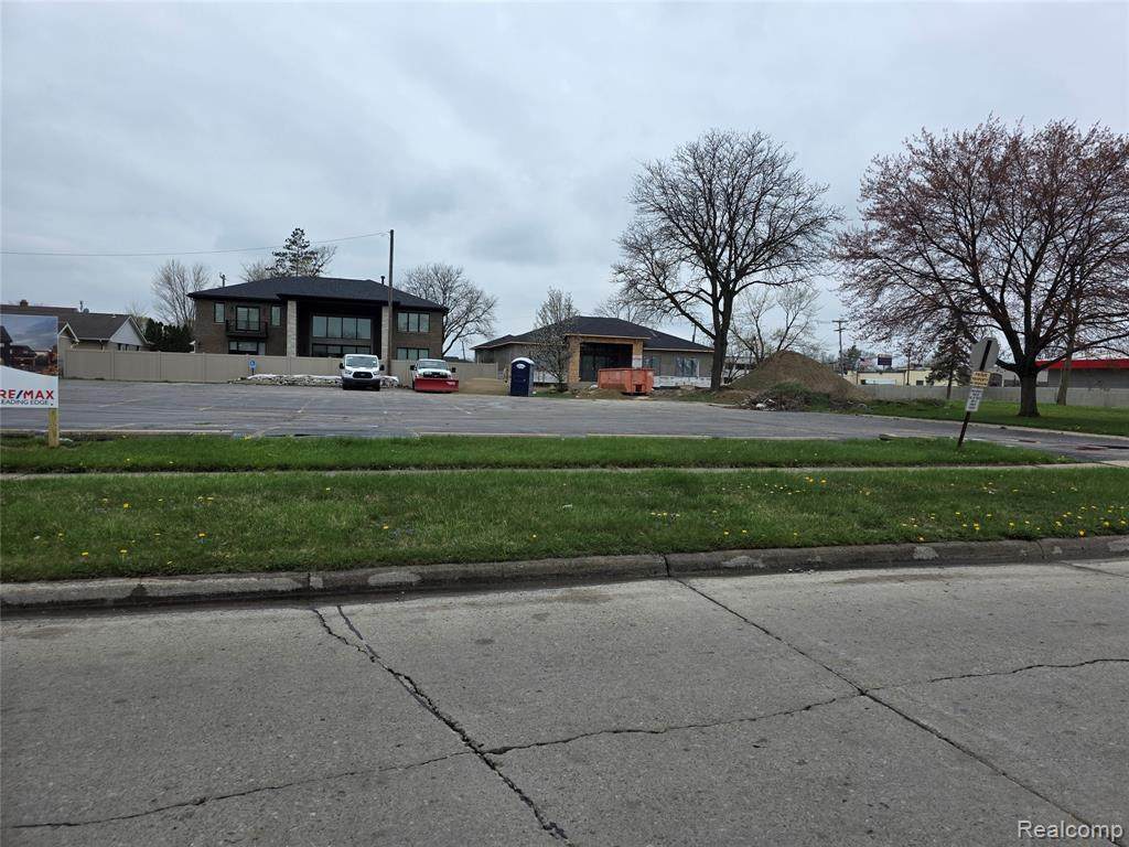 2051 Kinmore Street - Photo 1