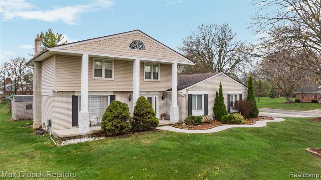 6240 Wynford Drive - Photo 1