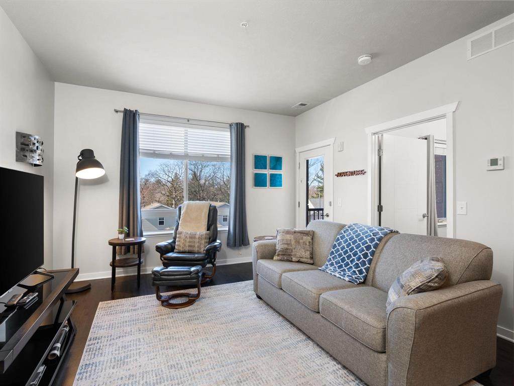 630 Garfield Avenue - Photo 1