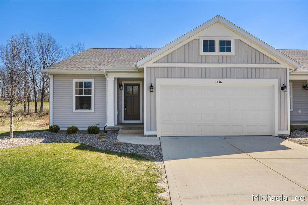 1548 Village Circle - Photo 1