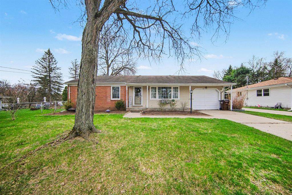 411 Park Road - Photo 1